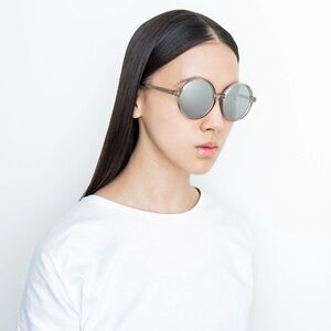 NWT Linda Farrow Lux Oversized Round
Sunglasses In White Gold Truffle Platinum